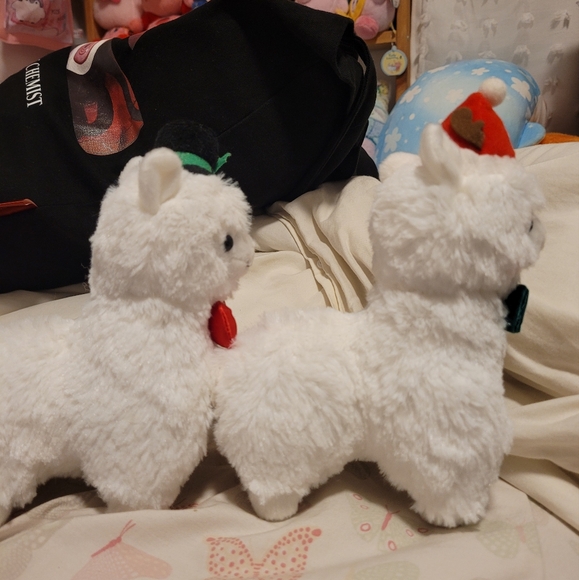Alpacasso Amuse set of 2 Christmas elf plush toys - Picture 2 of 3